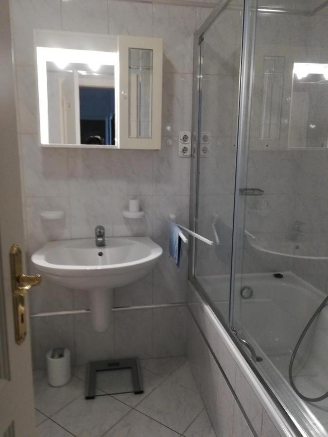 Homy Apartment In Buda, With Safe Garage And Terrace 布达佩斯 外观 照片